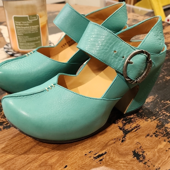 John Fluevog Shoes - John Fluevog Leather Buckle Stitching Block Heel Pumps Closed Toe 9